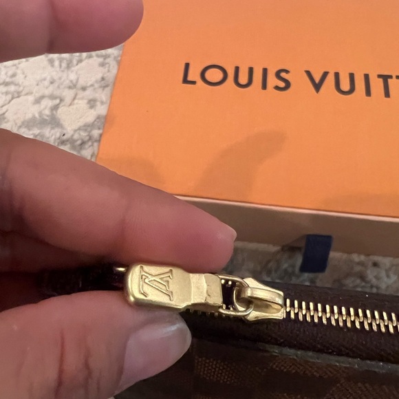 Louis Vuitton Neverful pouch - Picture 8 of 14